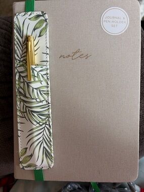 Eccolo Beige Notebook with Green Leaf Pen Holder and Gold Pen
